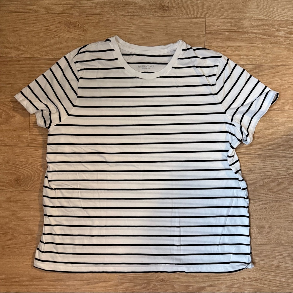 💙 REITMANS Women's Striped White & Black Tee - Picture 2 of 6
